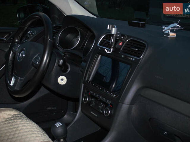 Серый Фольксваген Гольф, объемом двигателя 1.2 л и пробегом 235 тыс. км за 9200 $, фото 27 на Automoto.ua