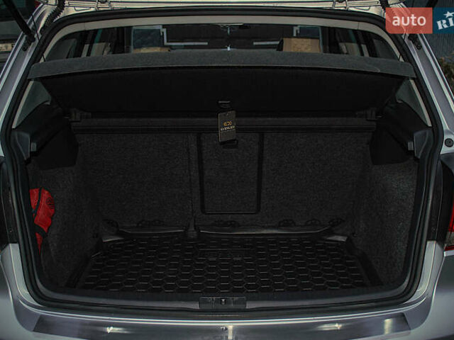 Серый Фольксваген Гольф, объемом двигателя 1.2 л и пробегом 235 тыс. км за 9200 $, фото 59 на Automoto.ua