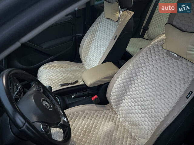 Серый Фольксваген Гольф, объемом двигателя 1.2 л и пробегом 235 тыс. км за 9200 $, фото 48 на Automoto.ua