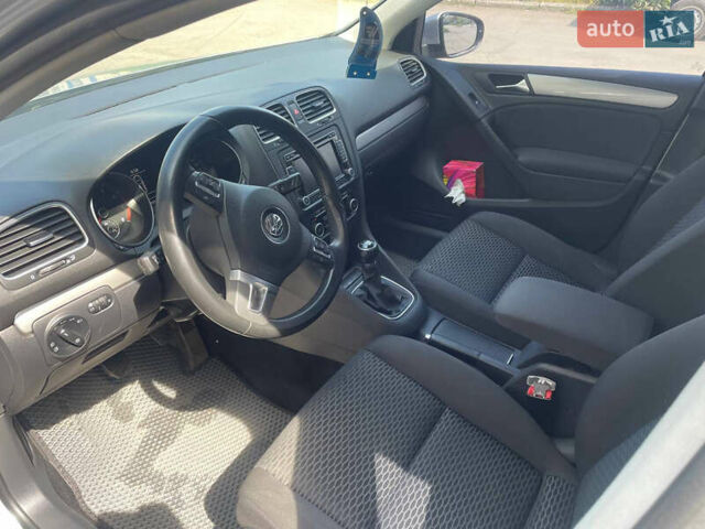 Серый Фольксваген Гольф, объемом двигателя 1.6 л и пробегом 95 тыс. км за 10300 $, фото 8 на Automoto.ua