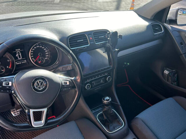 Серый Фольксваген Гольф, объемом двигателя 1.6 л и пробегом 194 тыс. км за 8800 $, фото 7 на Automoto.ua