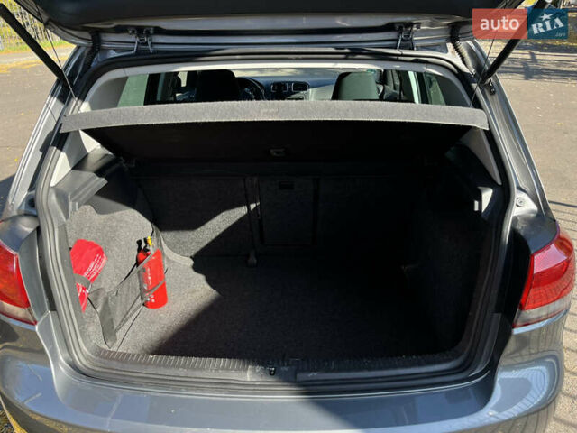 Сірий Фольксваген Гольф, об'ємом двигуна 1.6 л та пробігом 228 тис. км за 9700 $, фото 5 на Automoto.ua
