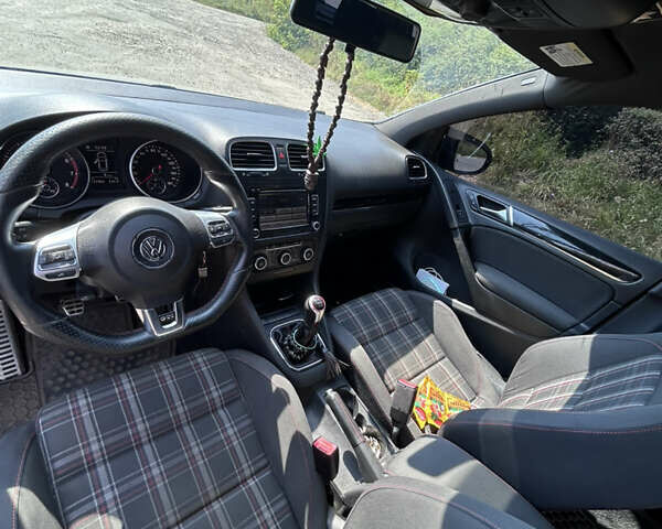 Фольксваген Гольф 2011 в Хмельницком на Automoto.ua Серый Фольксваген Гольф, объемом двигателя 1.98 л и пробегом 180 тыс. км за 9999 $, фото 2 на Automoto.ua