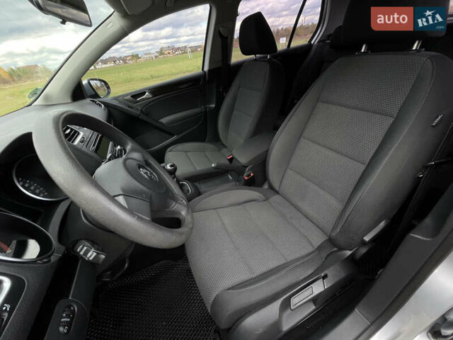 Серый Фольксваген Гольф, объемом двигателя 2 л и пробегом 257 тыс. км за 8350 $, фото 51 на Automoto.ua