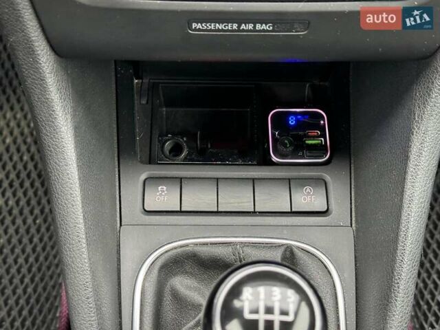 Сірий Фольксваген Гольф, об'ємом двигуна 1.6 л та пробігом 250 тис. км за 8690 $, фото 28 на Automoto.ua