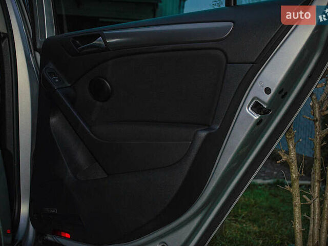 Серый Фольксваген Гольф, объемом двигателя 1.2 л и пробегом 235 тыс. км за 9200 $, фото 29 на Automoto.ua