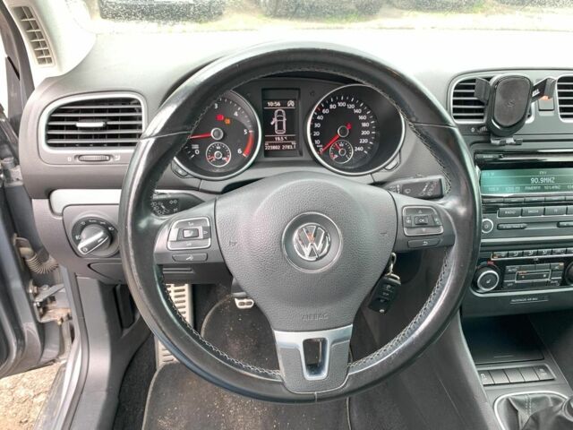 Сірий Фольксваген Гольф, об'ємом двигуна 1.6 л та пробігом 223 тис. км за 8790 $, фото 24 на Automoto.ua