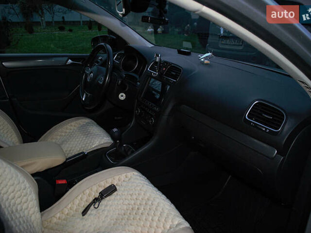 Серый Фольксваген Гольф, объемом двигателя 1.2 л и пробегом 235 тыс. км за 9200 $, фото 26 на Automoto.ua