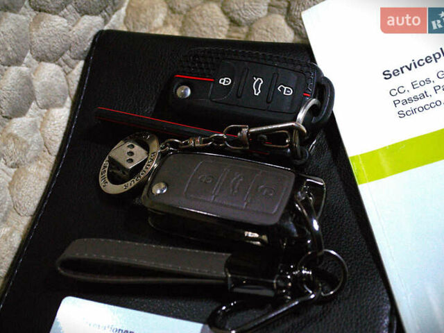 Серый Фольксваген Гольф, объемом двигателя 1.2 л и пробегом 235 тыс. км за 9200 $, фото 61 на Automoto.ua