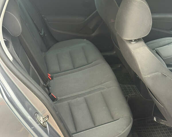 Серый Фольксваген Гольф, объемом двигателя 1.6 л и пробегом 284 тыс. км за 7750 $, фото 7 на Automoto.ua