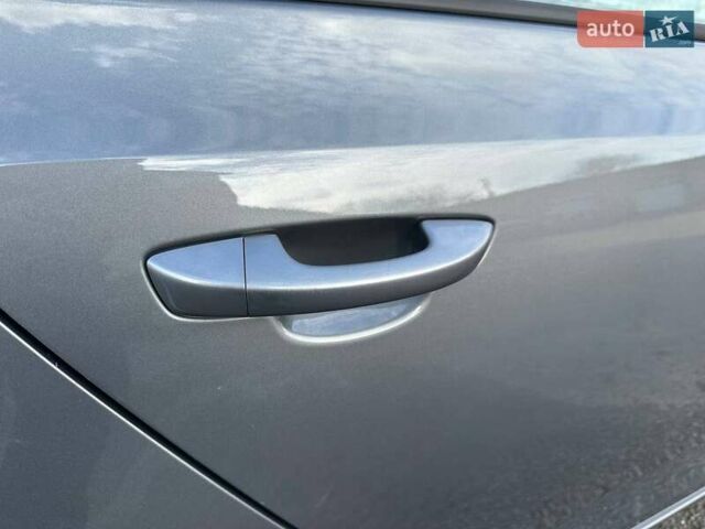 Серый Фольксваген Гольф, объемом двигателя 1.39 л и пробегом 248 тыс. км за 8200 $, фото 6 на Automoto.ua