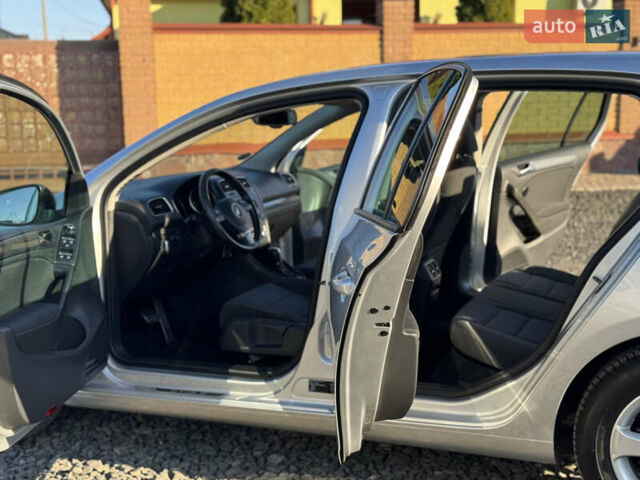 Серый Фольксваген Гольф, объемом двигателя 1.39 л и пробегом 200 тыс. км за 9200 $, фото 22 на Automoto.ua