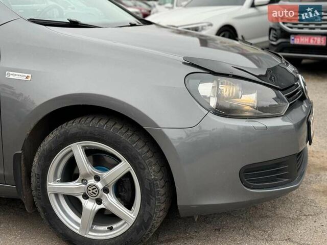 Сірий Фольксваген Гольф, об'ємом двигуна 1.6 л та пробігом 250 тис. км за 8690 $, фото 3 на Automoto.ua