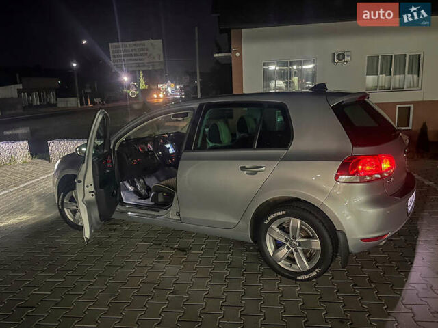 Серый Фольксваген Гольф, объемом двигателя 1.2 л и пробегом 235 тыс. км за 9200 $, фото 67 на Automoto.ua