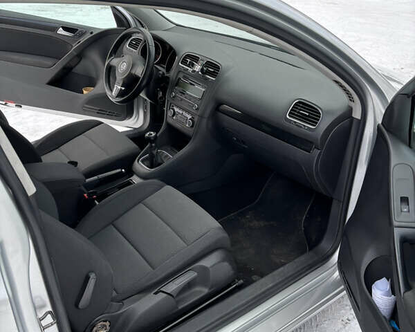 Серый Фольксваген Гольф, объемом двигателя 1.39 л и пробегом 185 тыс. км за 6400 $, фото 12 на Automoto.ua