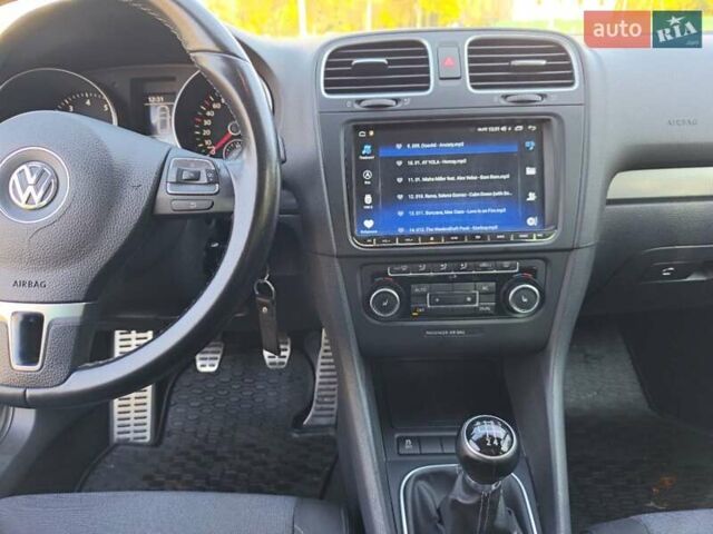 Фольксваген Гольф 2011 в Краматорске на Automoto.ua Серый Фольксваген Гольф, объемом двигателя 1.2 л и пробегом 250 тыс. км за 7000 $, фото 10 на Automoto.ua