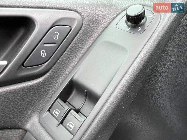 Серый Фольксваген Гольф, объемом двигателя 1.39 л и пробегом 286 тыс. км за 7777 $, фото 17 на Automoto.ua