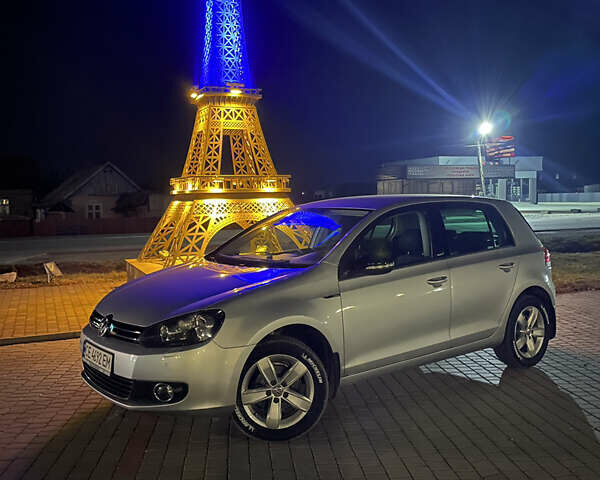 Серый Фольксваген Гольф, объемом двигателя 1.2 л и пробегом 235 тыс. км за 9200 $, фото 68 на Automoto.ua