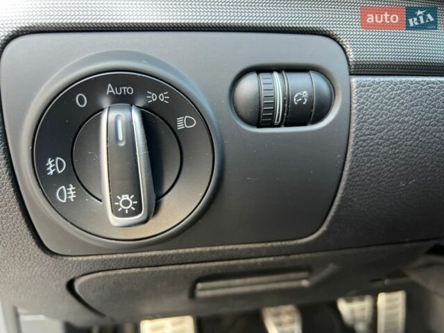 Серый Фольксваген Гольф, объемом двигателя 1.39 л и пробегом 195 тыс. км за 8300 $, фото 19 на Automoto.ua