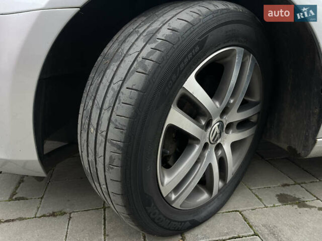 Серый Фольксваген Гольф, объемом двигателя 2 л и пробегом 257 тыс. км за 8350 $, фото 114 на Automoto.ua