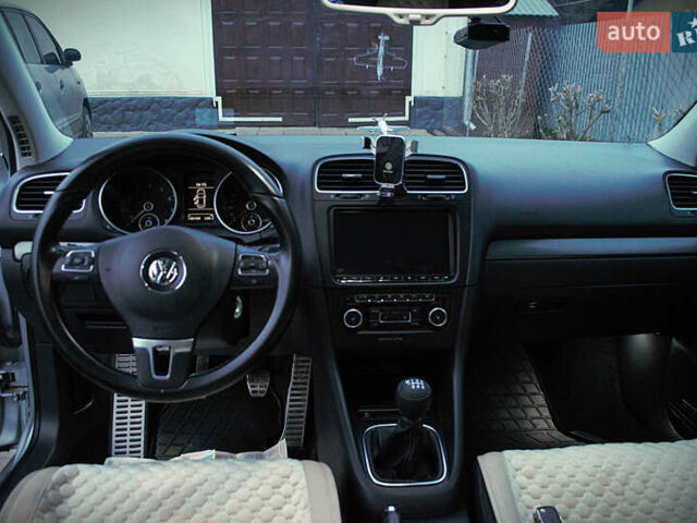 Серый Фольксваген Гольф, объемом двигателя 1.2 л и пробегом 235 тыс. км за 9200 $, фото 35 на Automoto.ua