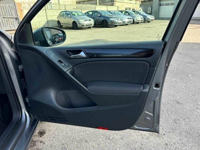 Серый Фольксваген Гольф, объемом двигателя 1.4 л и пробегом 248 тыс. км за 7999 $, фото 18 на Automoto.ua