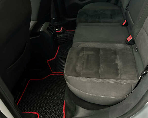 Серый Фольксваген Гольф, объемом двигателя 1.6 л и пробегом 305 тыс. км за 8200 $, фото 7 на Automoto.ua