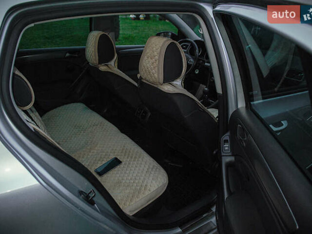 Серый Фольксваген Гольф, объемом двигателя 1.2 л и пробегом 235 тыс. км за 9200 $, фото 30 на Automoto.ua