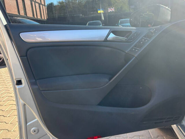 Серый Фольксваген Гольф, объемом двигателя 1.6 л и пробегом 194 тыс. км за 8800 $, фото 6 на Automoto.ua