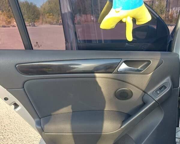 Сірий Фольксваген Гольф, об'ємом двигуна 1.6 л та пробігом 296 тис. км за 8800 $, фото 6 на Automoto.ua