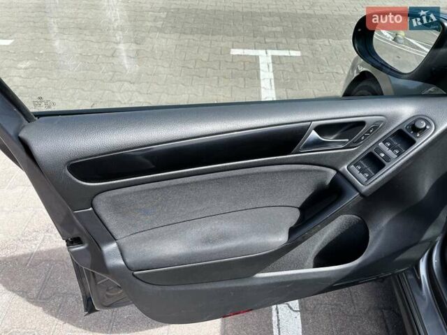 Серый Фольксваген Гольф, объемом двигателя 1.39 л и пробегом 271 тыс. км за 9500 $, фото 19 на Automoto.ua