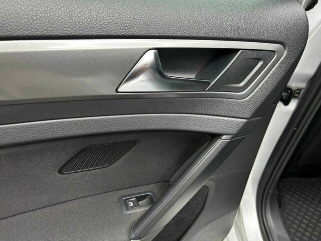 Сірий Фольксваген Гольф, об'ємом двигуна 1.6 л та пробігом 196 тис. км за 8900 $, фото 11 на Automoto.ua