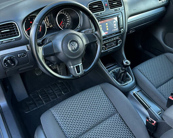 Сірий Фольксваген Гольф, об'ємом двигуна 1.39 л та пробігом 212 тис. км за 5499 $, фото 105 на Automoto.ua