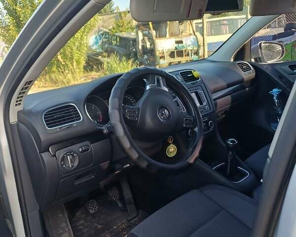 Сірий Фольксваген Гольф, об'ємом двигуна 1.6 л та пробігом 296 тис. км за 8800 $, фото 4 на Automoto.ua