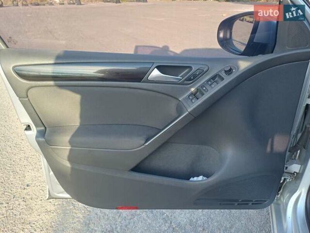 Сірий Фольксваген Гольф, об'ємом двигуна 1.6 л та пробігом 296 тис. км за 8800 $, фото 7 на Automoto.ua