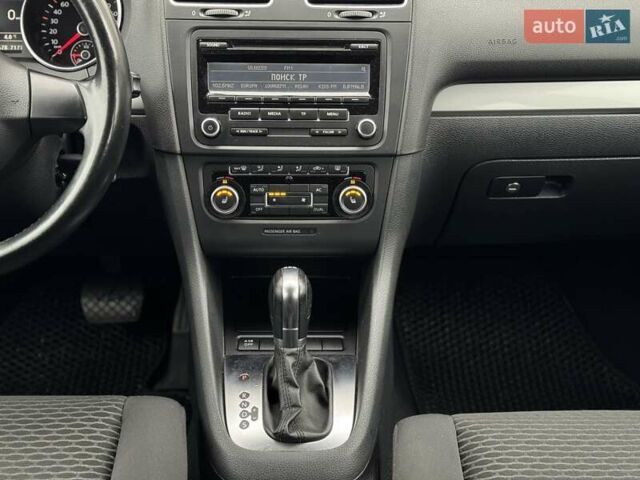 Серый Фольксваген Гольф, объемом двигателя 1.39 л и пробегом 205 тыс. км за 8600 $, фото 7 на Automoto.ua