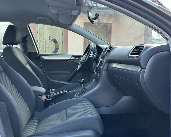 Сірий Фольксваген Гольф, об'ємом двигуна 1.39 л та пробігом 212 тис. км за 5499 $, фото 58 на Automoto.ua