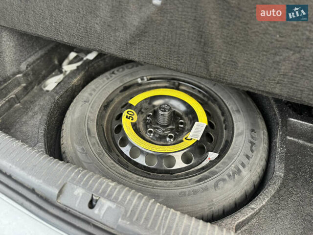 Сірий Фольксваген Гольф, об'ємом двигуна 2 л та пробігом 172 тис. км за 8990 $, фото 19 на Automoto.ua