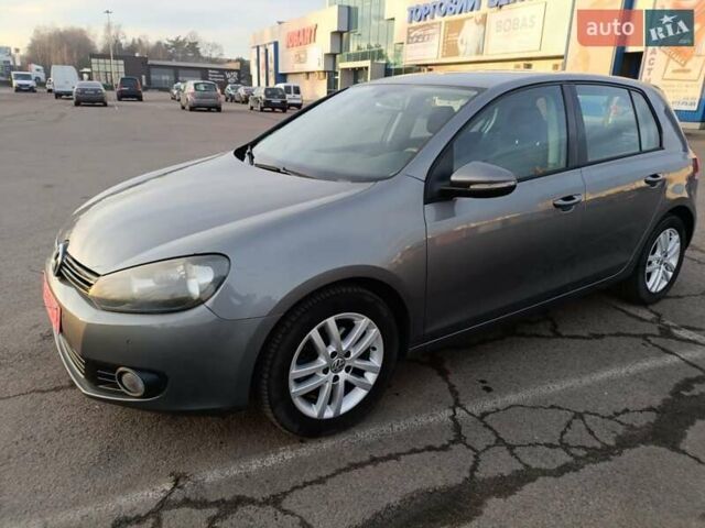 Серый Фольксваген Гольф, объемом двигателя 1.6 л и пробегом 215 тыс. км за 9999 $, фото 1 на Automoto.ua