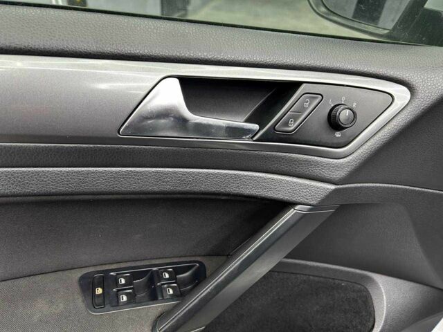 Сірий Фольксваген Гольф, об'ємом двигуна 1.6 л та пробігом 196 тис. км за 8900 $, фото 6 на Automoto.ua