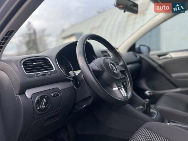 Серый Фольксваген Гольф, объемом двигателя 1.6 л и пробегом 291 тыс. км за 6750 $, фото 23 на Automoto.ua