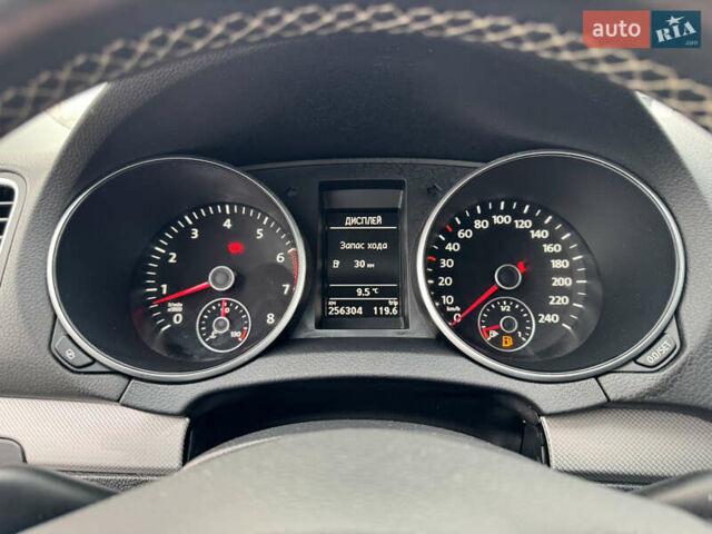Сірий Фольксваген Гольф, об'ємом двигуна 1.2 л та пробігом 250 тис. км за 9300 $, фото 28 на Automoto.ua