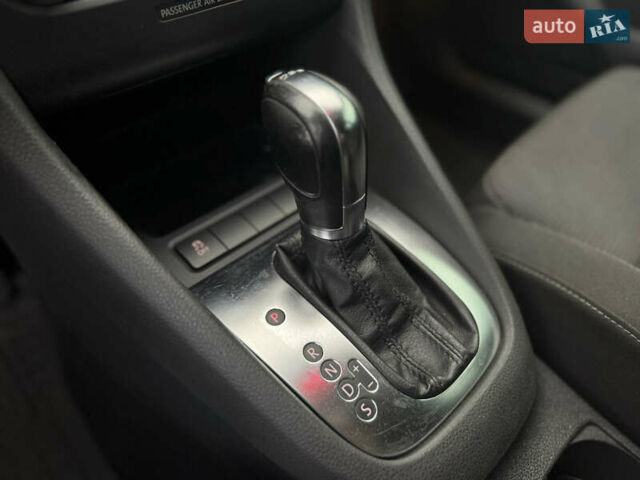 Сірий Фольксваген Гольф, об'ємом двигуна 2 л та пробігом 172 тис. км за 8990 $, фото 12 на Automoto.ua