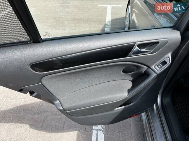 Серый Фольксваген Гольф, объемом двигателя 1.39 л и пробегом 271 тыс. км за 9500 $, фото 26 на Automoto.ua