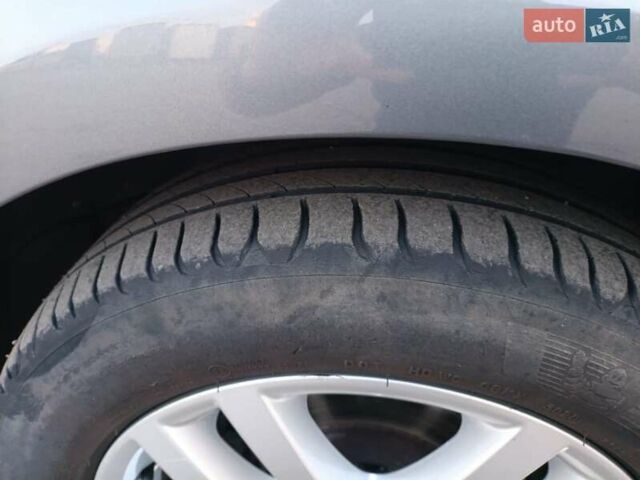 Серый Фольксваген Гольф, объемом двигателя 1.6 л и пробегом 215 тыс. км за 9999 $, фото 23 на Automoto.ua