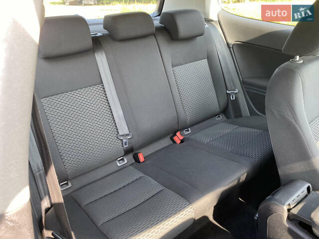 Серый Фольксваген Гольф, объемом двигателя 1.6 л и пробегом 137 тыс. км за 9999 $, фото 6 на Automoto.ua