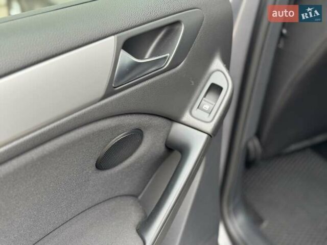 Серый Фольксваген Гольф, объемом двигателя 1.39 л и пробегом 205 тыс. км за 8600 $, фото 50 на Automoto.ua