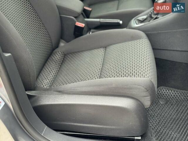 Серый Фольксваген Гольф, объемом двигателя 1.39 л и пробегом 205 тыс. км за 8600 $, фото 45 на Automoto.ua