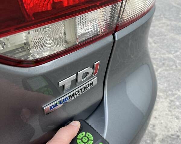 Серый Фольксваген Гольф, объемом двигателя 1.6 л и пробегом 260 тыс. км за 9400 $, фото 68 на Automoto.ua