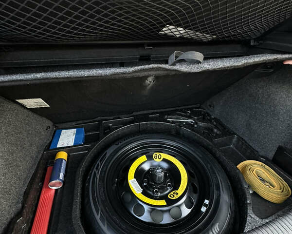 Сірий Фольксваген Гольф, об'ємом двигуна 1.98 л та пробігом 236 тис. км за 10999 $, фото 20 на Automoto.ua